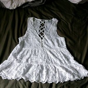 3/$30 EUC eyelet tank